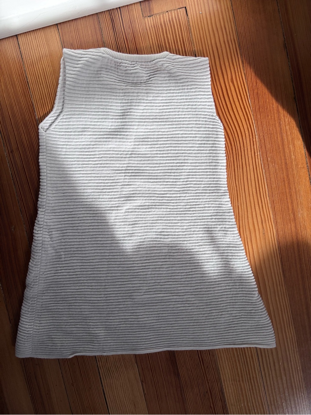 Moncler Ribbed Knit Sleeveless Top with Logo Patch in 4T - Picture 4 of 7